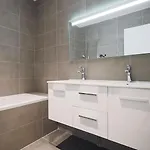 Avenue Des Champs-Elysees, Appartement D\'Exception
